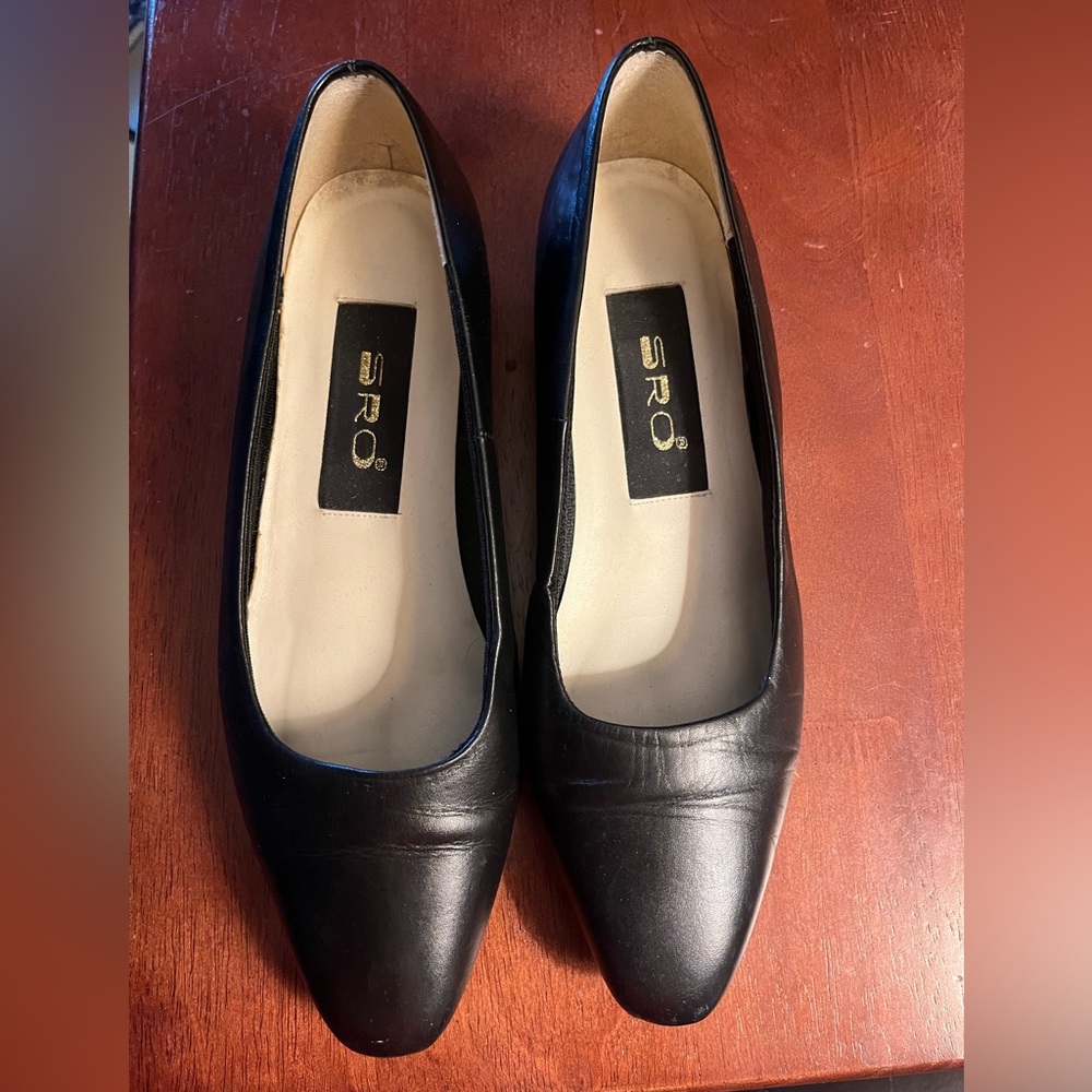 SRO Black flats, size 7M